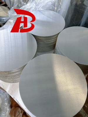 Processo di produzione Superficie circolare di alluminio fine Performance di trazione dello specchio liscia Forte per utensili da cucina non appiccicosi