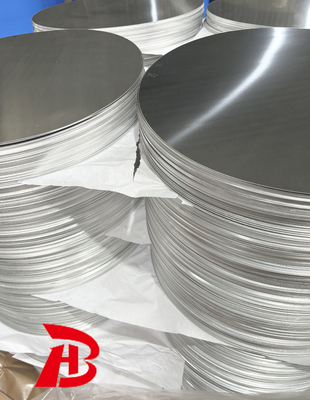 Qualità superiore 1050 1060 1070 1100 3003 8011 Wafer in alluminio per utensili da cucina Decorazione Copertura di luce Copertura solare