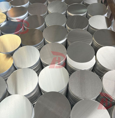 Disco in alluminio ad alta planarità con superficie liscia Lega 1050 1060 3003, spessore 0,3–6 mm, formato personalizzato in alluminio per copri lampada e vasi