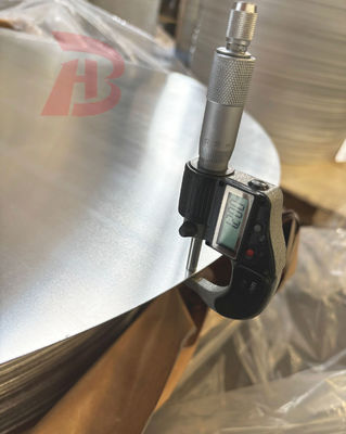 Disco di alluminio di alta piattazza 1050/3003 Lega O H12 Temperatura CC DC Materiale Resistente al profondo disegno Crack Diametro personalizzato per pentole Pane Stamping industriale