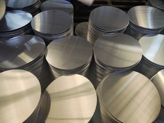 Disco in alluminio ad alta planarità con superficie liscia Lega 1050 1060 3003, spessore 0,3–6 mm, formato personalizzato in alluminio per copri lampada e vasi