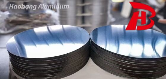 Fabbricazione di contenitori - pezzi rotondi di alluminio da 80 a 1100 mm, spessore da 0,5 a 6 mm. Cerchio di alluminio di grado industriale