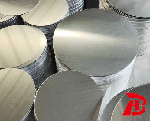 Cerchi/dischi in alluminio per utensili da cucina, diametro 80 - 1100 mm, spessore 0,5 - 6 mm. Disponibili a magazzino di fabbrica.
