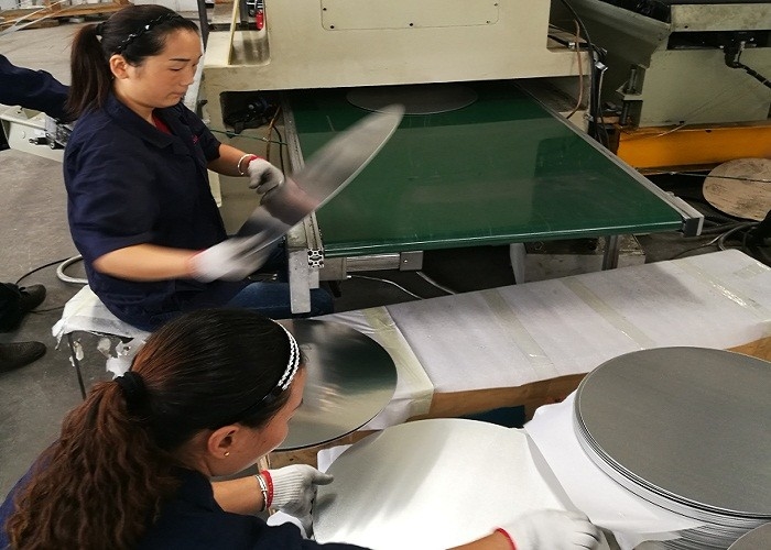 Produttori capelli dritti 1,2 mm di alluminio puro 1070 grado foglio può essere utilizzato per le pentole forno utensili da cucina