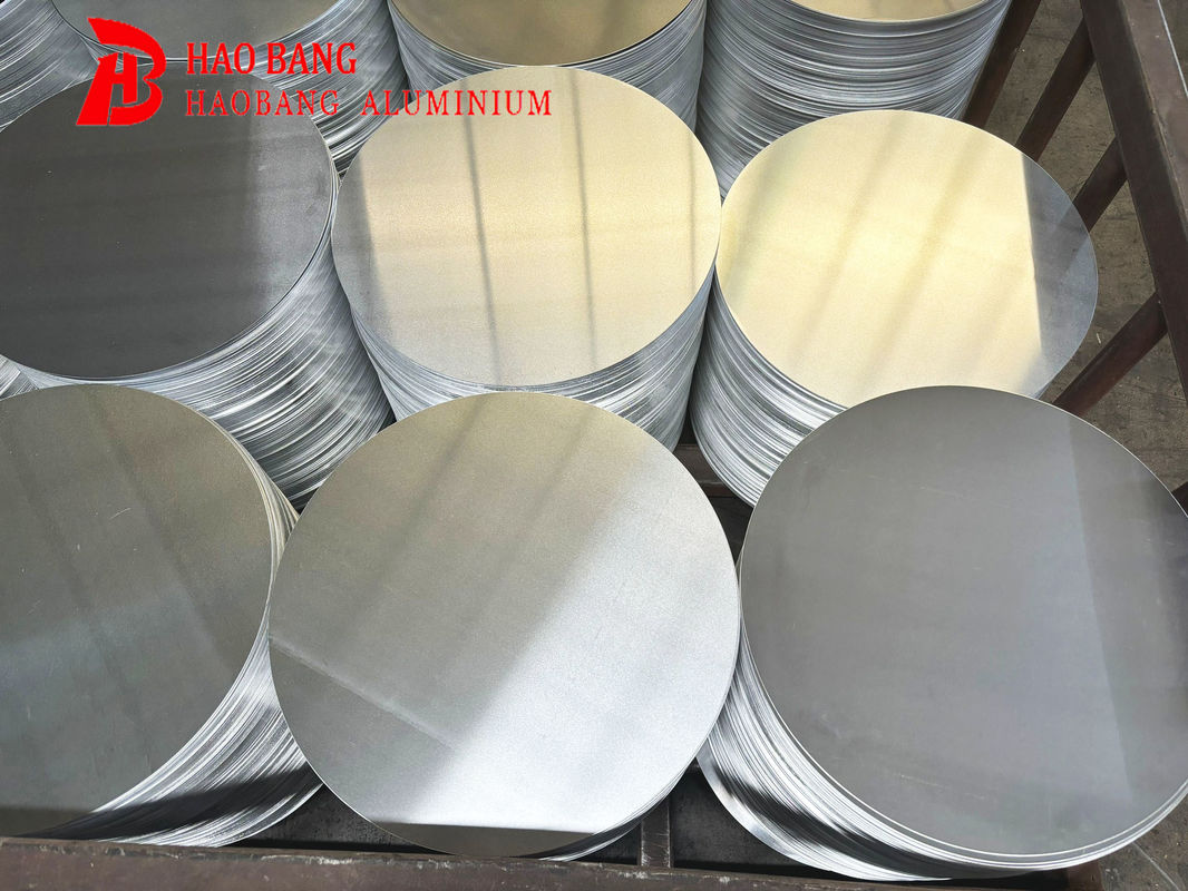 Disco in alluminio ad alta planarità con superficie liscia Lega 1050 1060 3003, spessore 0,3–6 mm, formato personalizzato in alluminio per copri lampada e vasi