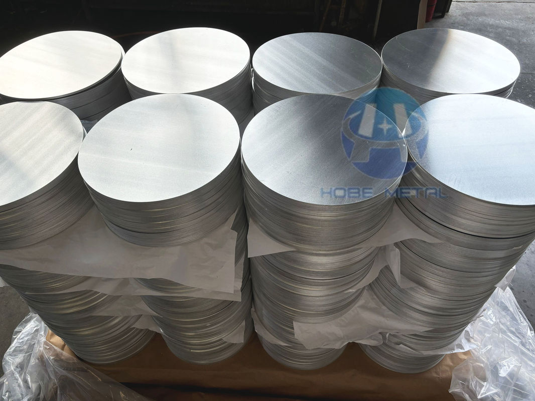 Dimensione personalizzata Cerchio di alluminio 0,3-6 mm Spessore 100-1000 mm Diametro CC DC Materiale 1050 1060 3003 Lega resistente alle crepe Disegno profondo per utensili da cucina e lampadari