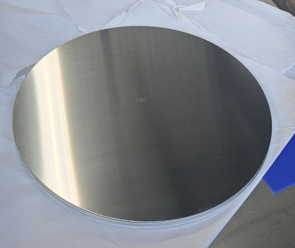 Disco in alluminio ad alta planarità con superficie liscia Lega 1050 1060 3003, spessore 0,3–6 mm, formato personalizzato in alluminio per copri lampada e vasi