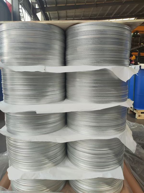 Disco in alluminio ad alta planarità con superficie liscia Lega 1050 1060 3003, spessore 0,3–6 mm, formato personalizzato in alluminio per copri lampada e vasi