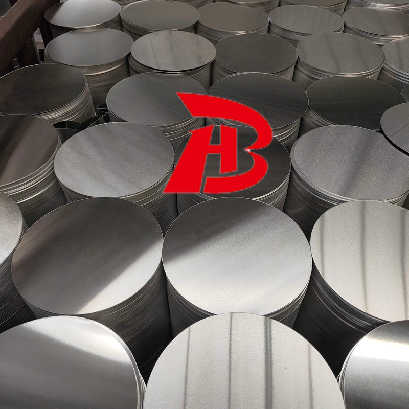 Disco in alluminio ad alta planarità con superficie liscia Lega 1050 1060 3003, spessore 0,3–6 mm, formato personalizzato in alluminio per copri lampada e vasi