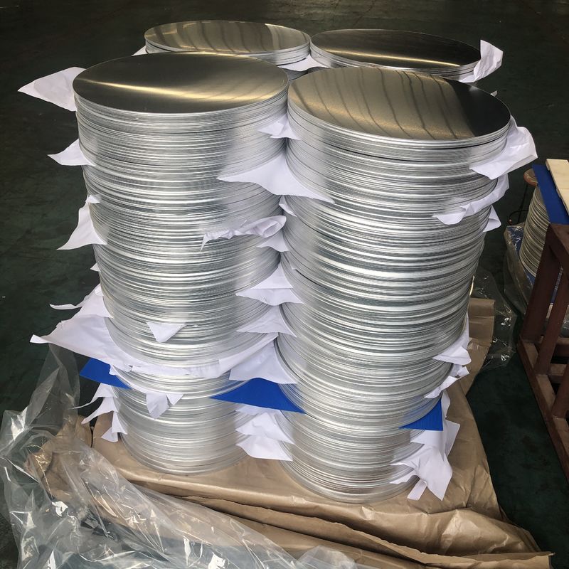 Custom Size Aluminum Circle 0.3-6mm Thickness 100-1000mm Diameter CC DC Material 1050 1060 3003 Alloy Crack Resistant Deep Drawing for Cookware and Lamp Cover Stamping