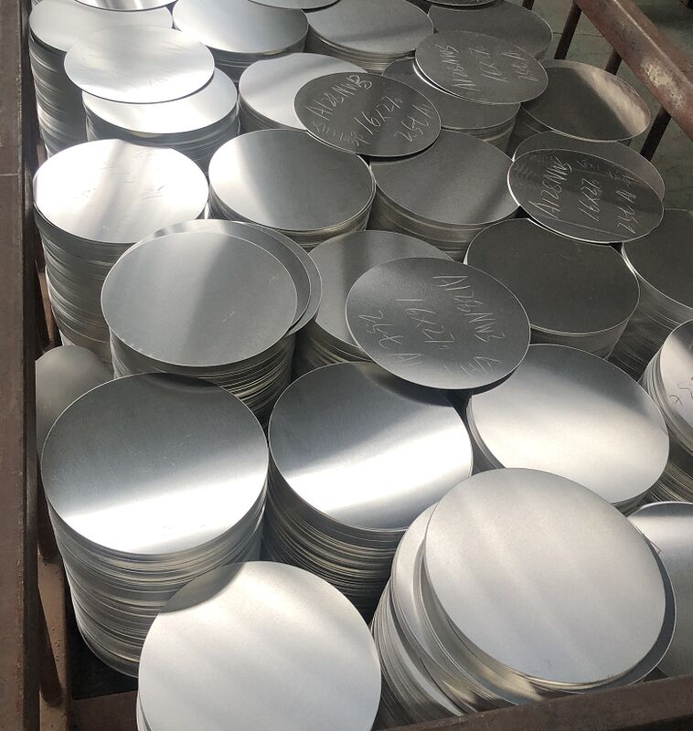 80-1600mm di diametro Circolo di alluminio personalizzabile con eccellenti prestazioni meccaniche per utensili da cucina di fascia alta